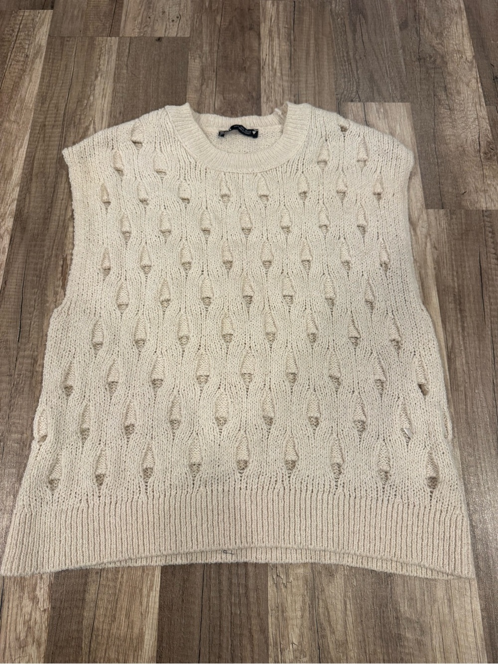 ZARA Women’s Cream Textured Knit Sleeveless Sweater